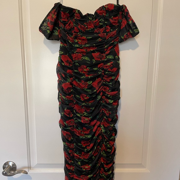 Robin Midi Dress in Black & Red Floral
NBD - Picture 4 of 6